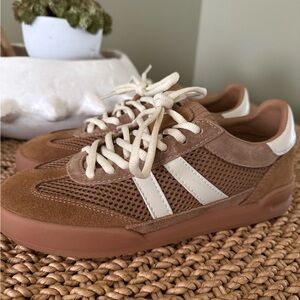 Steve Madden Tan and Cream Women's Sneakers -  Brand new